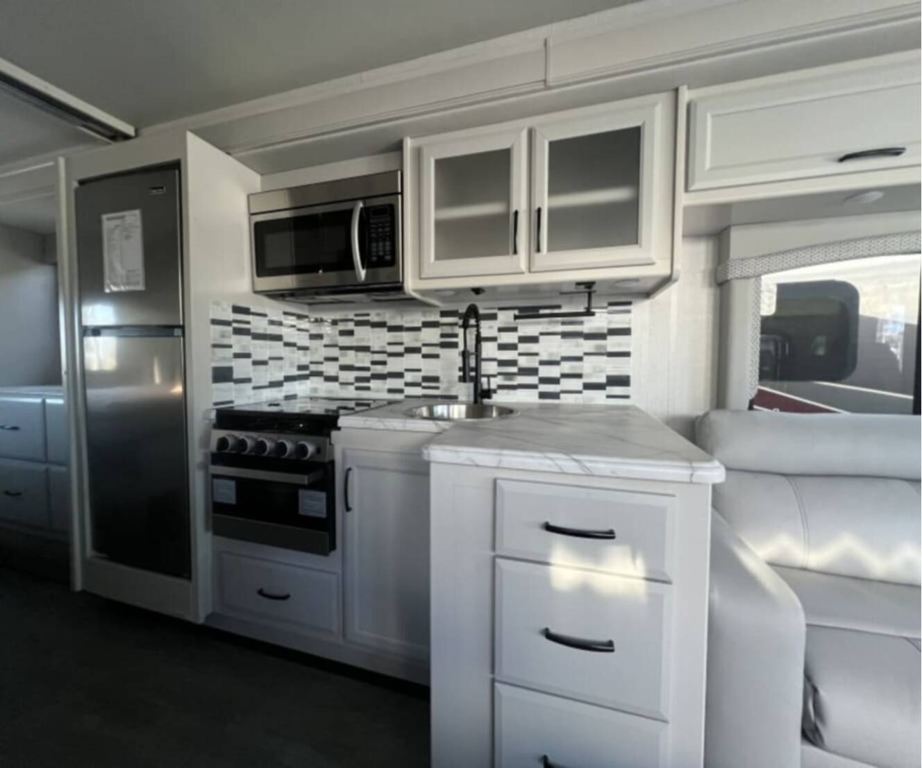 A photo of this 2024 Fleetwood FLAIR 29M