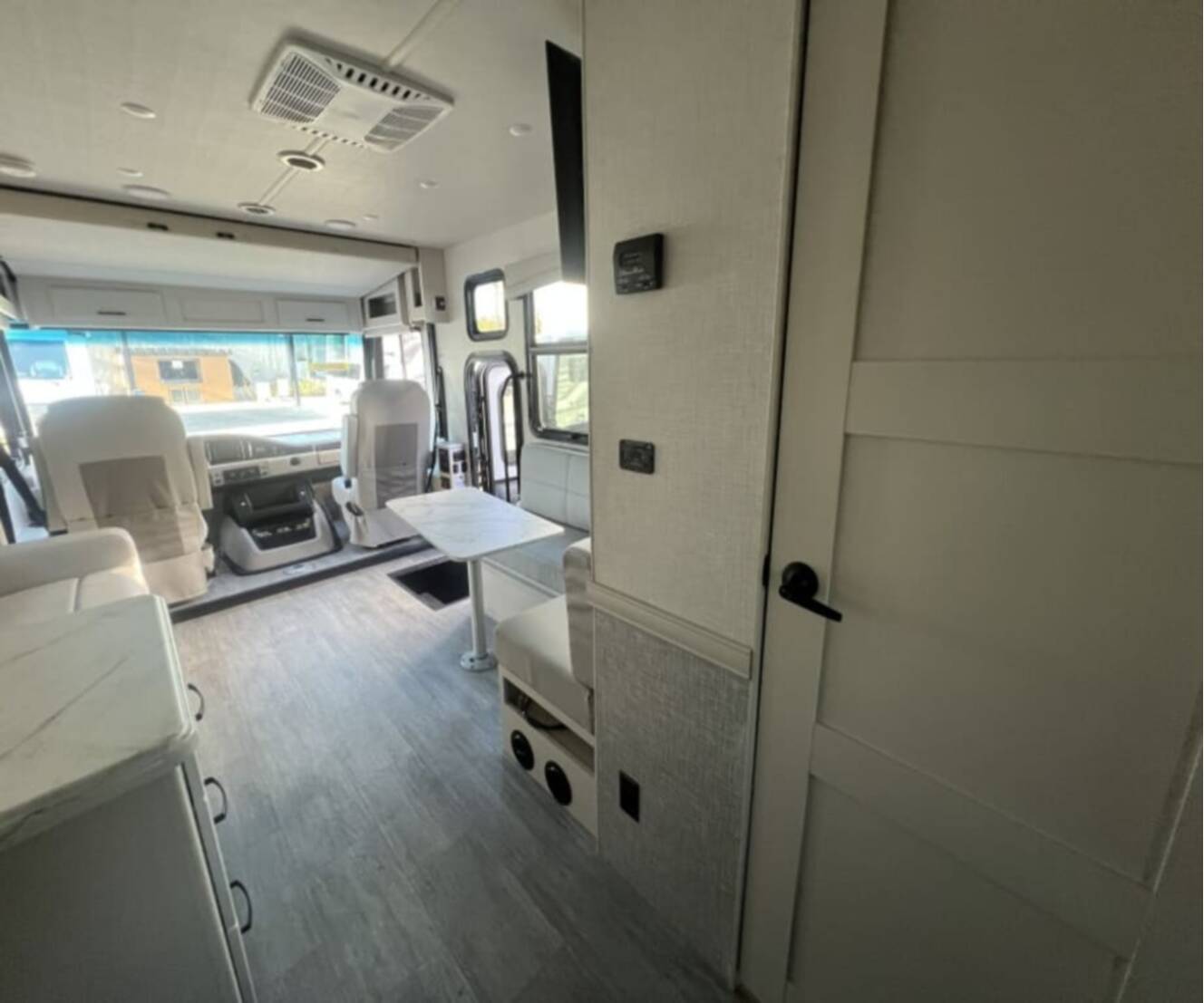 A photo of this 2024 Fleetwood FLAIR 29M