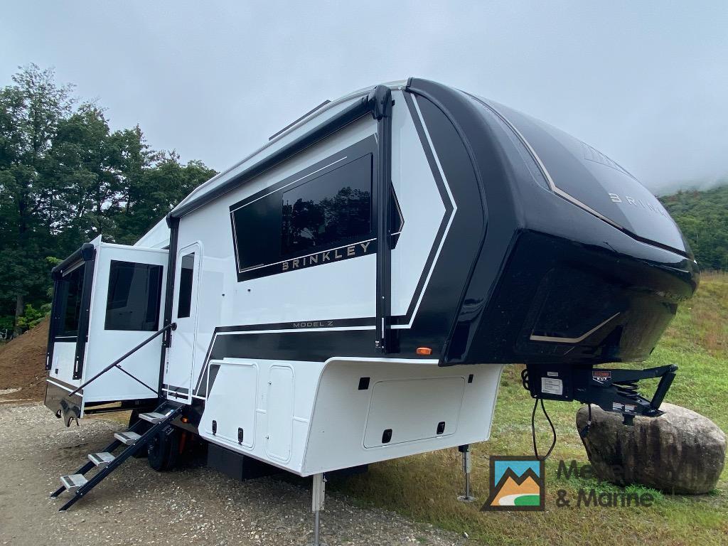 2027 Brinkley Model Z 2700 in clifton park NY