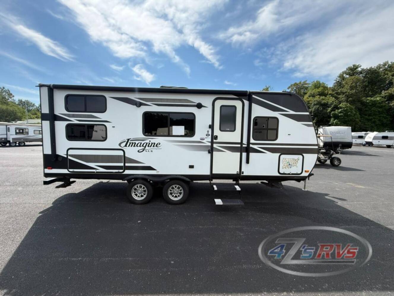 A photo of this 2019 Grand Design Imagine XLS 21BHE