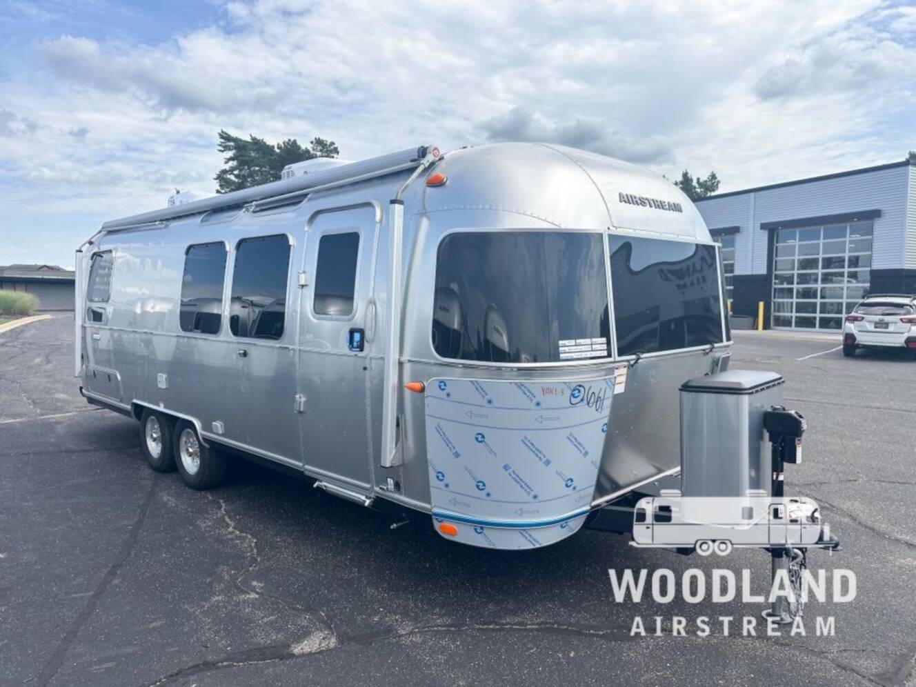 A photo of this 2027 Airstream International 28RB Twin