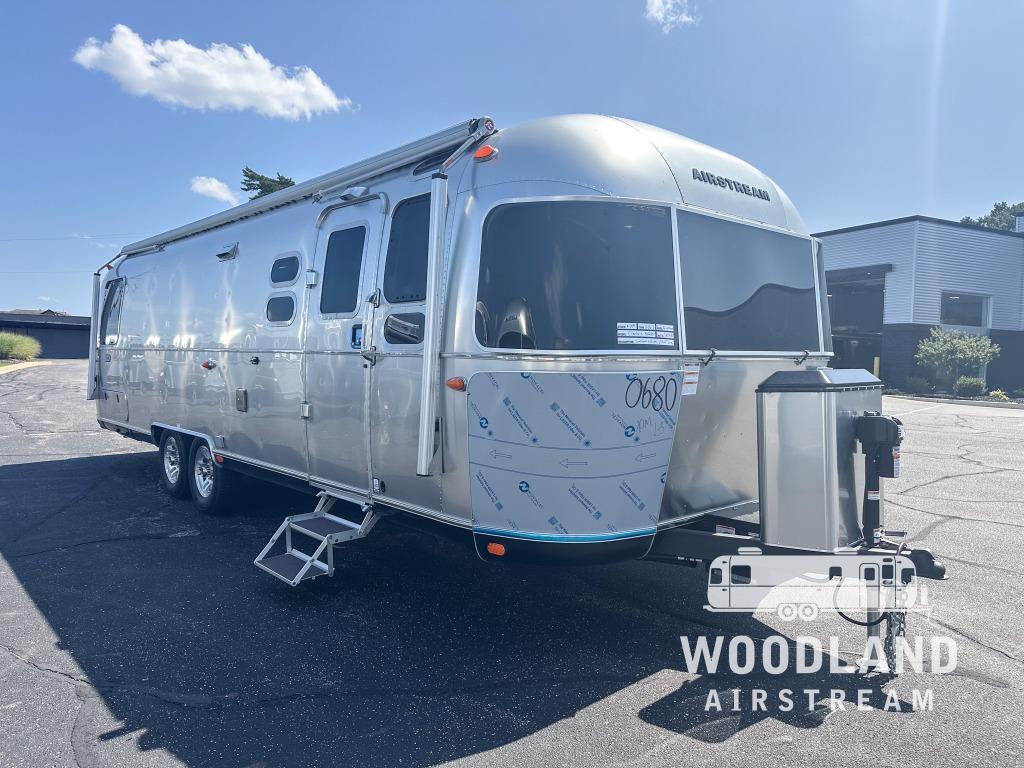 2027 Airstream Classic 30RB Twin in grand rapids MI