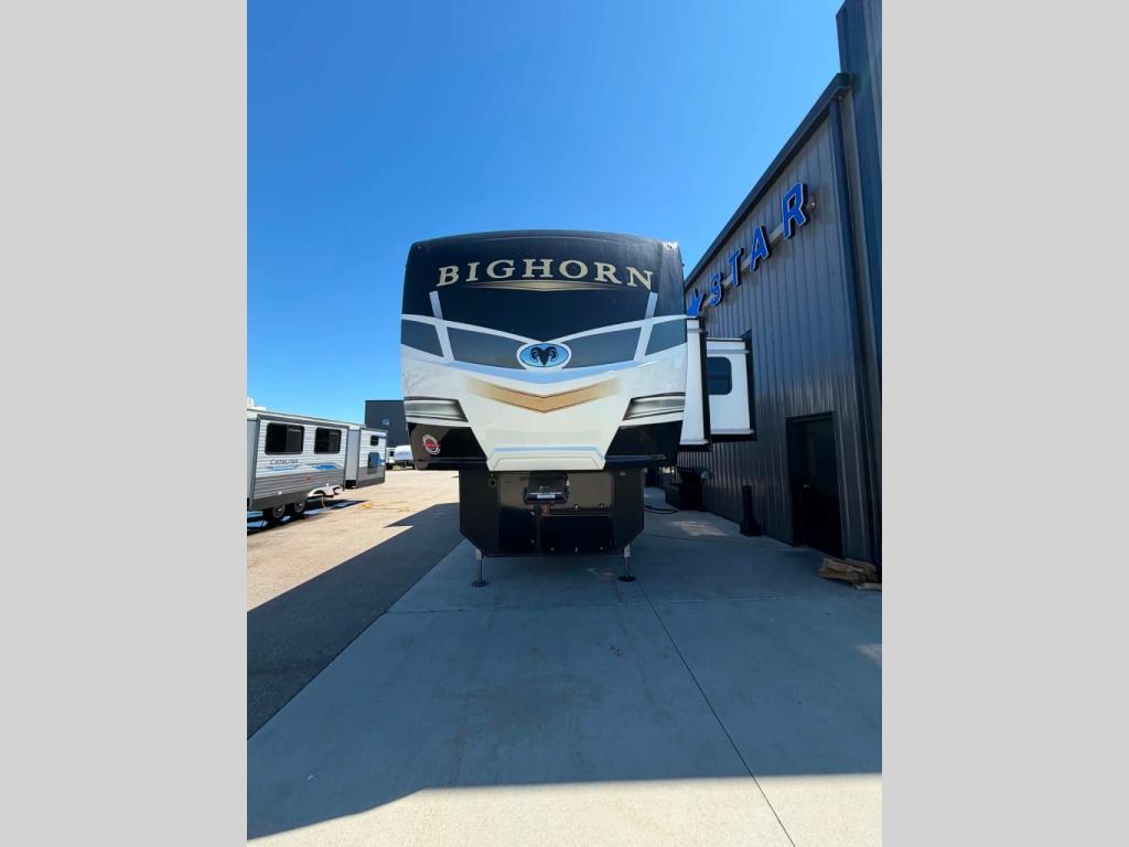 2021 Heartland Bighorn 3375SS in holland MI