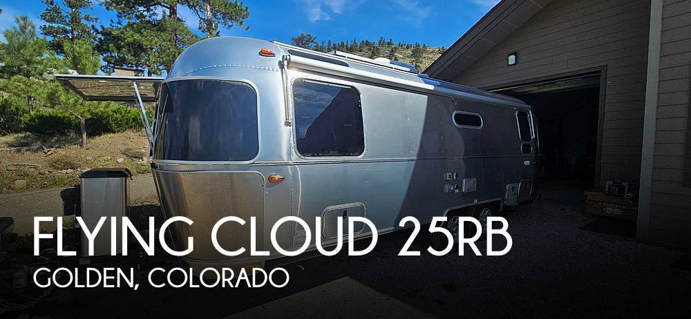 2022 Airstream Flying Cloud 25RB in golden CO
