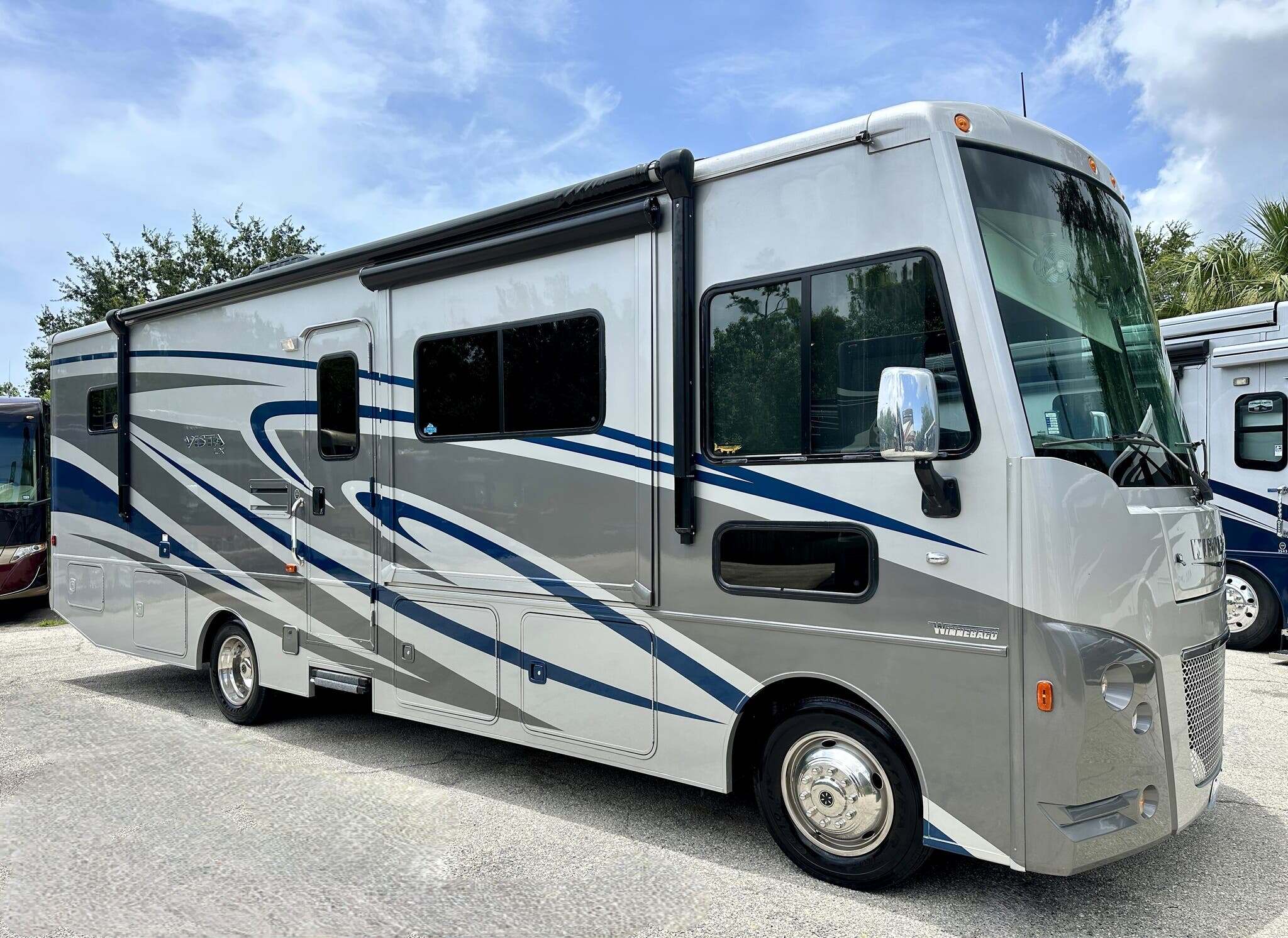 2019 Winnebago Vista LX 30T in fort myers FL