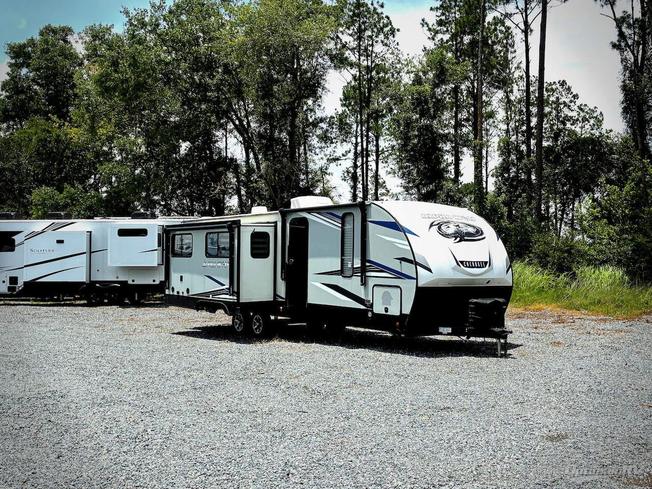 2022 Forest River Cherokee Alpha Wolf 26RL-L RV