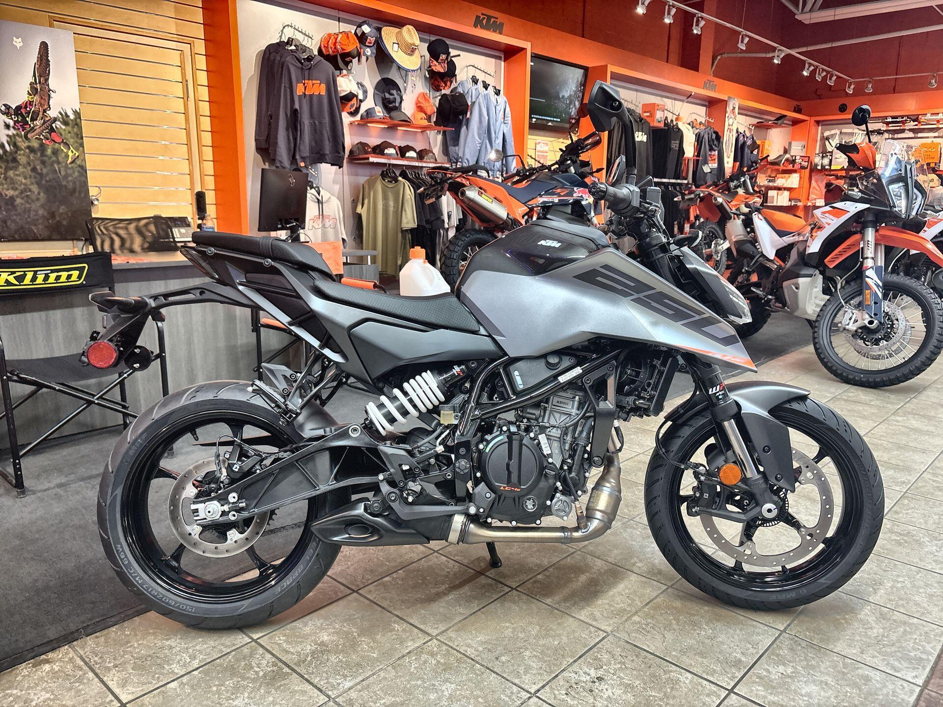 2026 KTM 250 DUKE, silver - B.D. 250 in Lakewood, CO