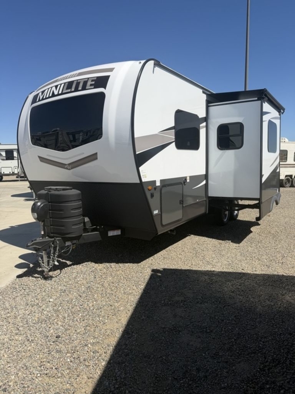 2025 Forest River Rockwood Mini Lite 2205S in los banos CA