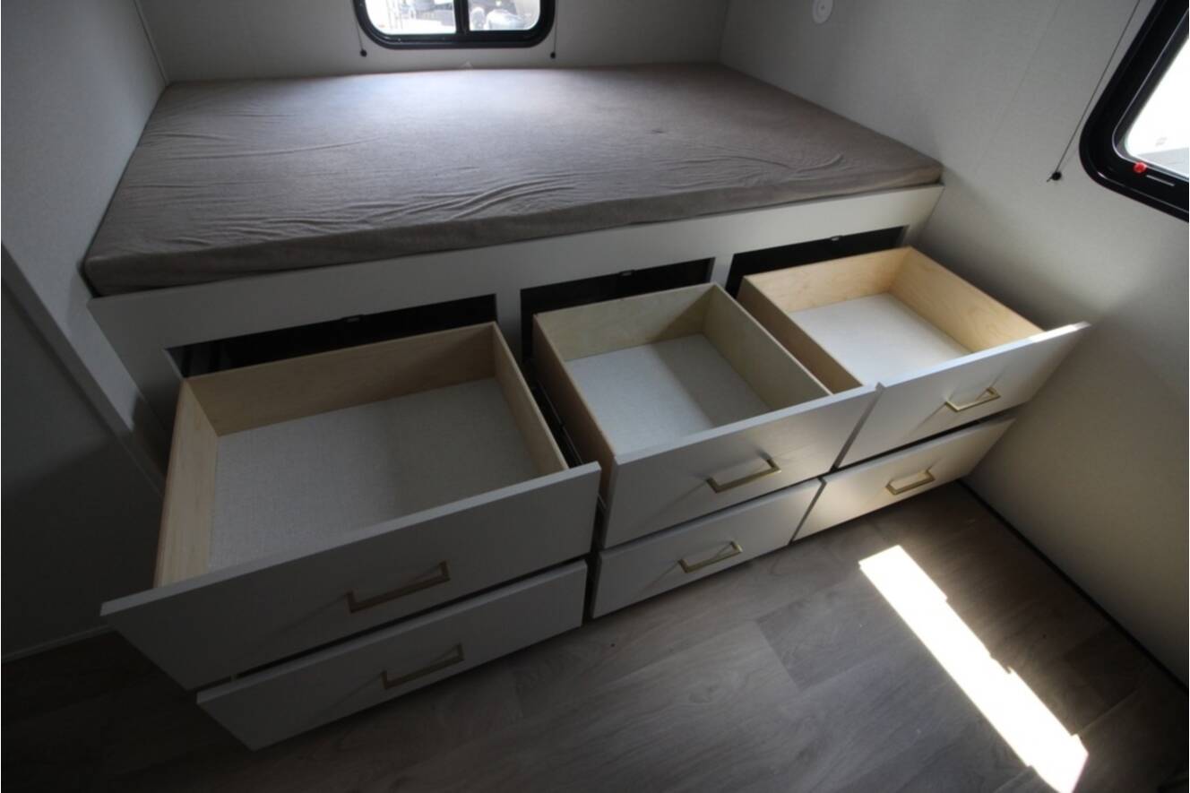 A photo of this 2027 Grand Design Transcend 325BHT