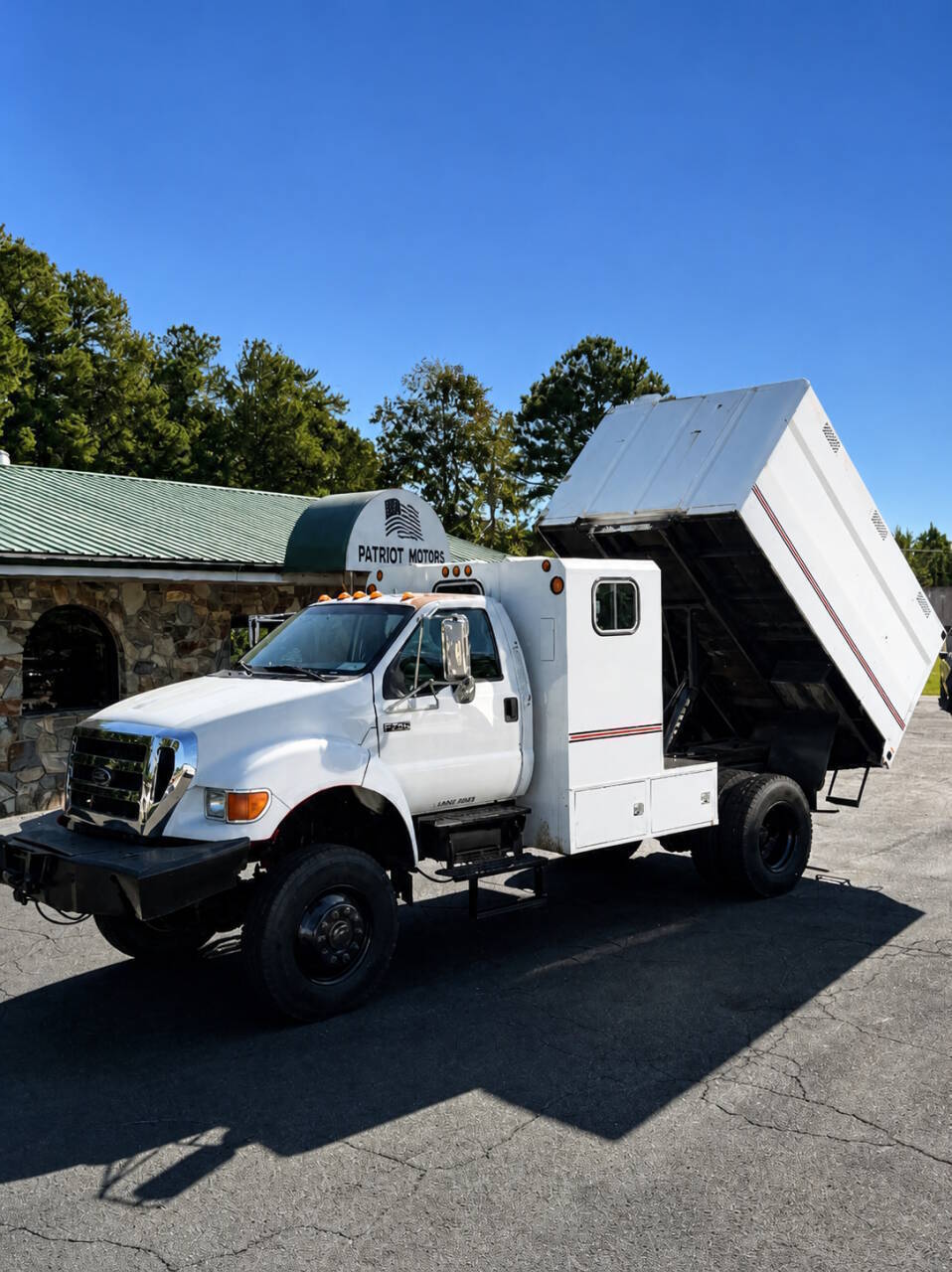 2005 FORD F750 in Denver, NC
