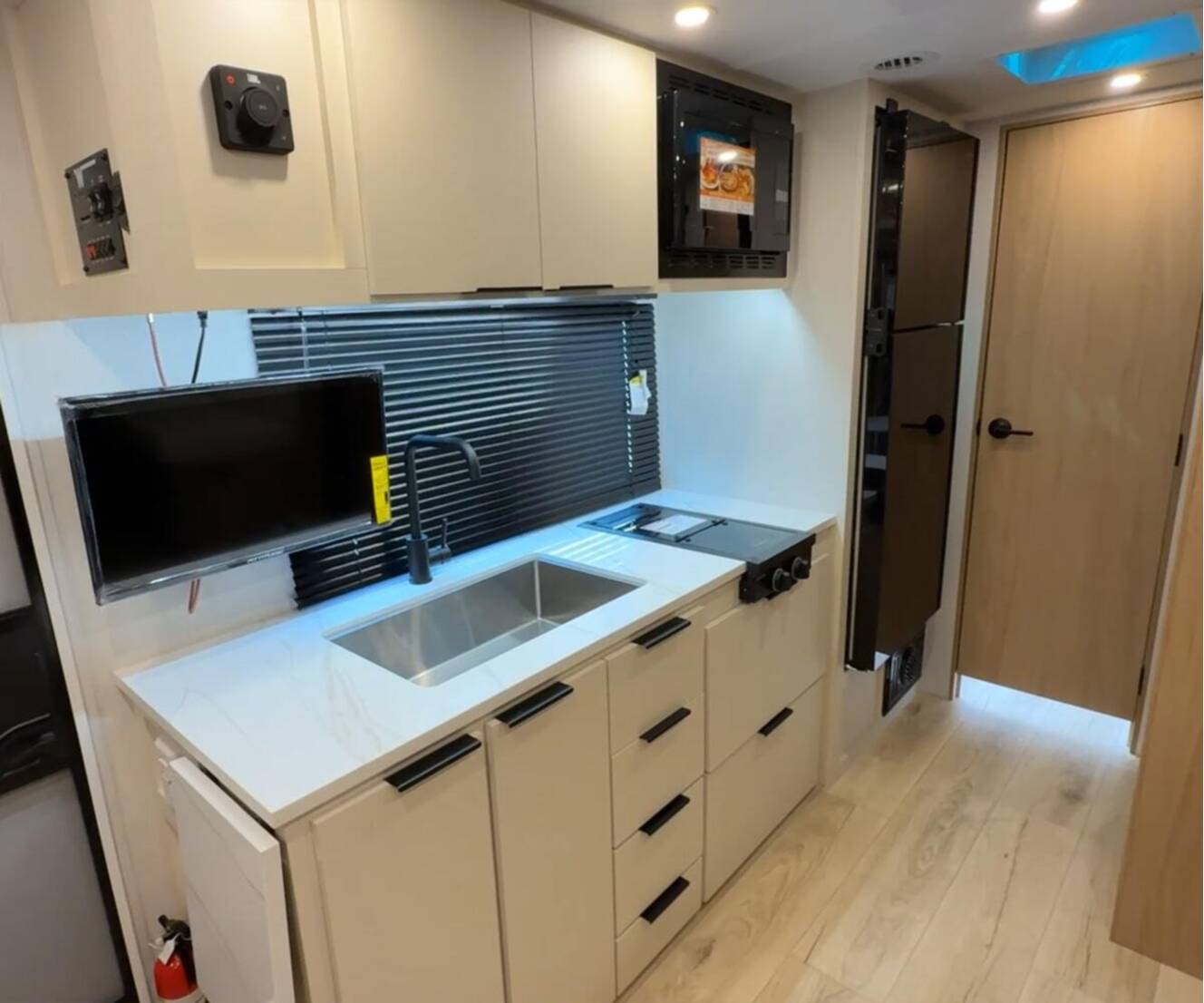 A photo of this 2026 Winnebago Micro Minnie 2100BH