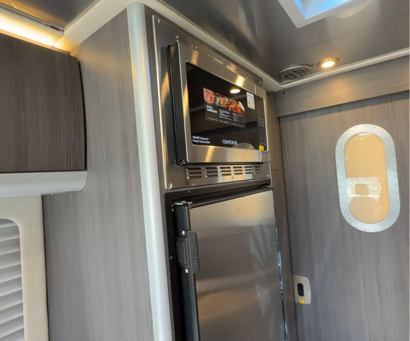 A photo of this 2026 Airstream Atlas