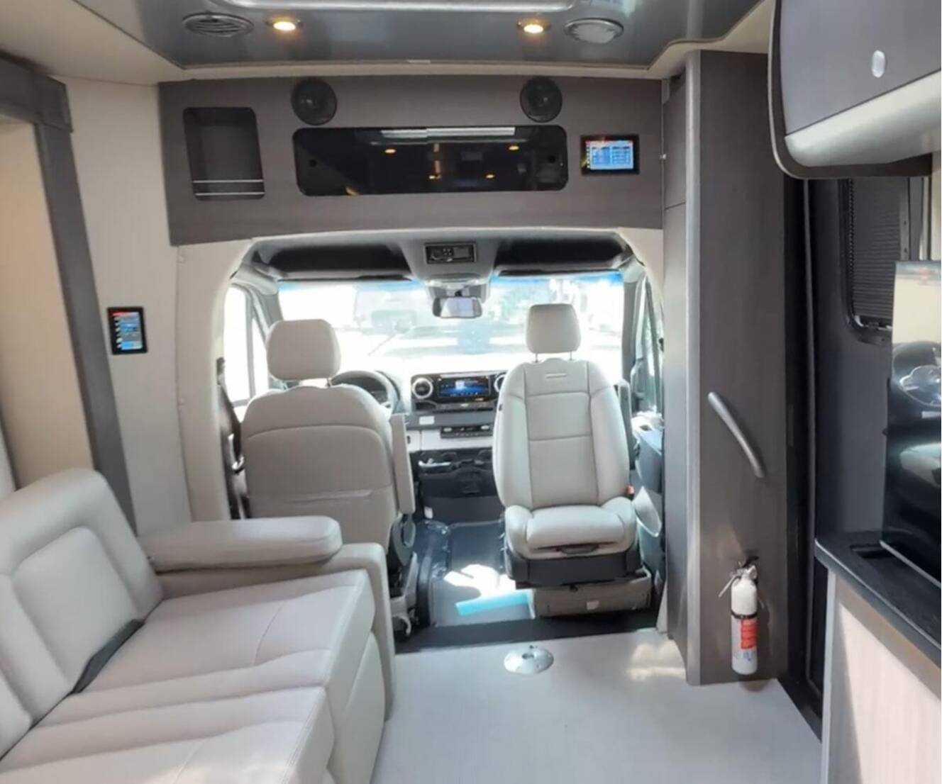 A photo of this 2026 Airstream Atlas