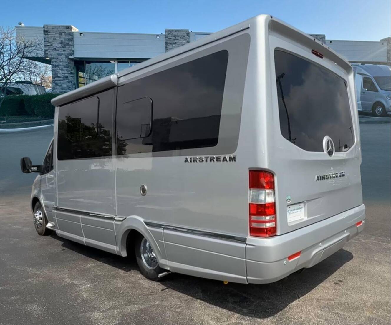 A photo of this 2026 Airstream Atlas