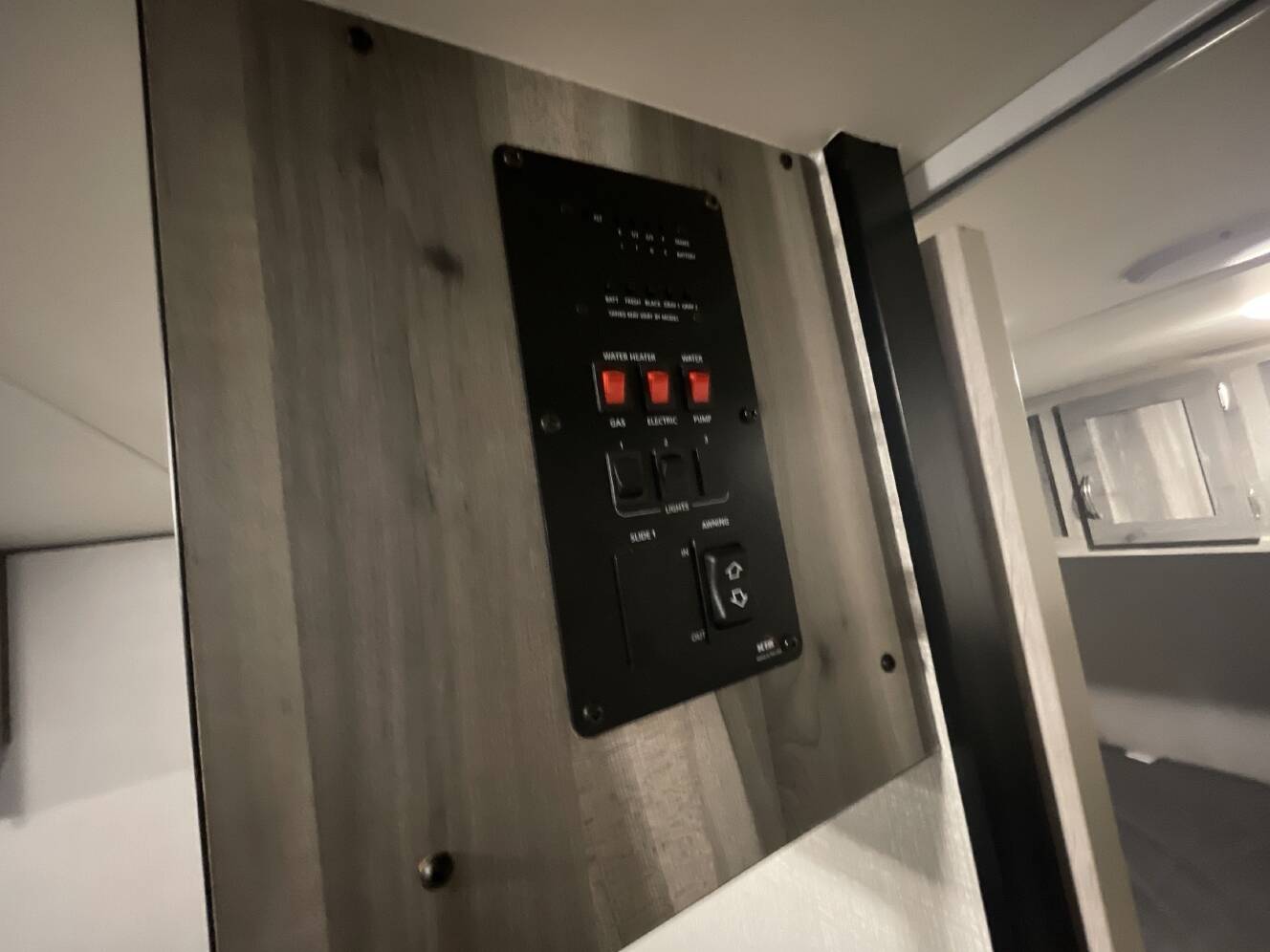 A photo of this 2022 Chinook DREAM 260BH