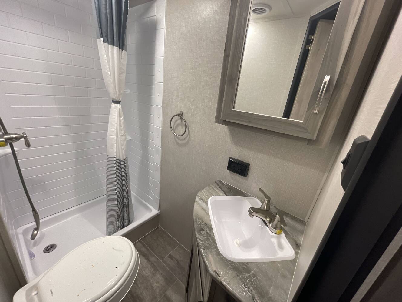 A photo of this 2022 Chinook DREAM 260BH