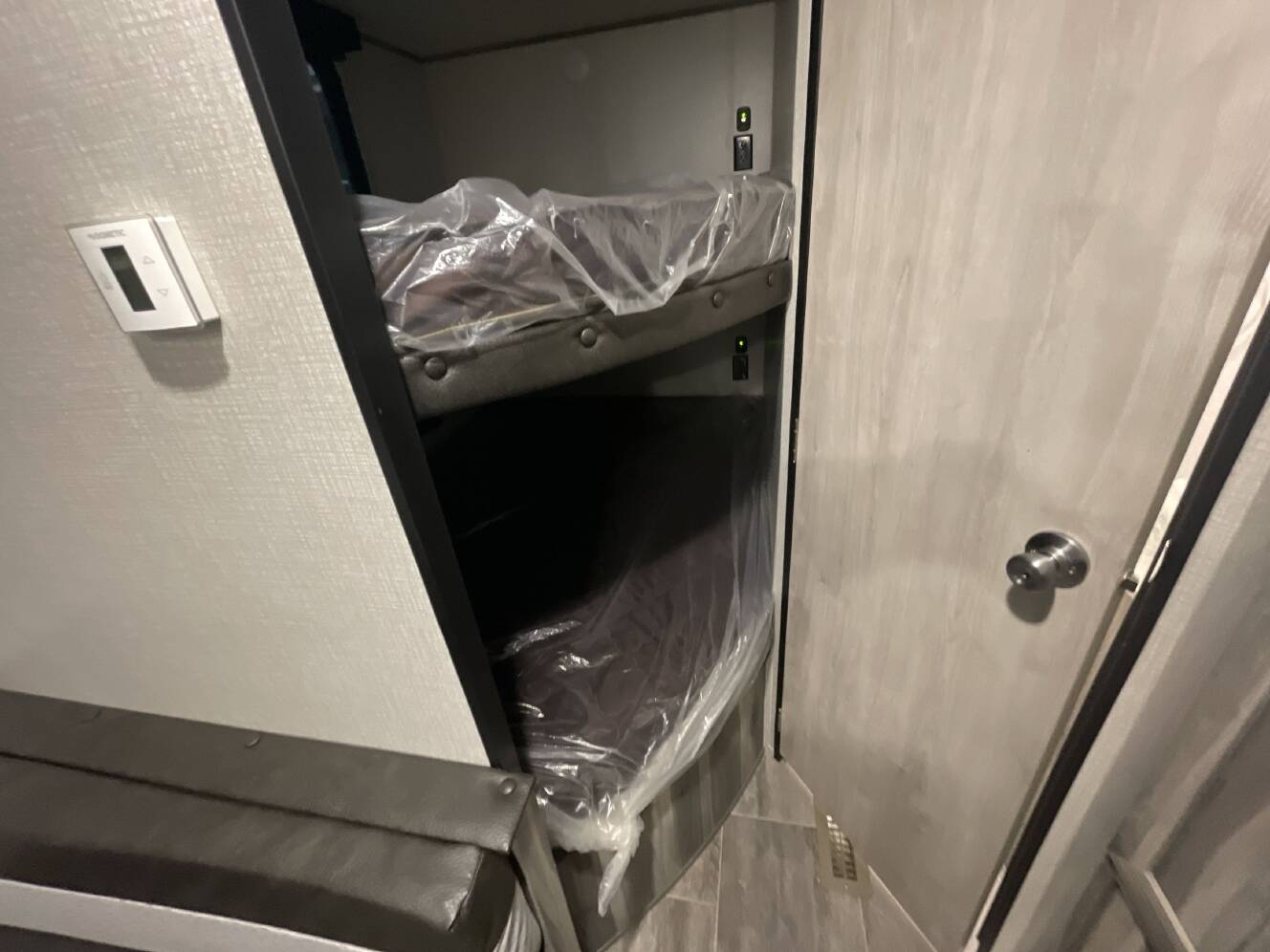 A photo of this 2022 Chinook DREAM 260BH