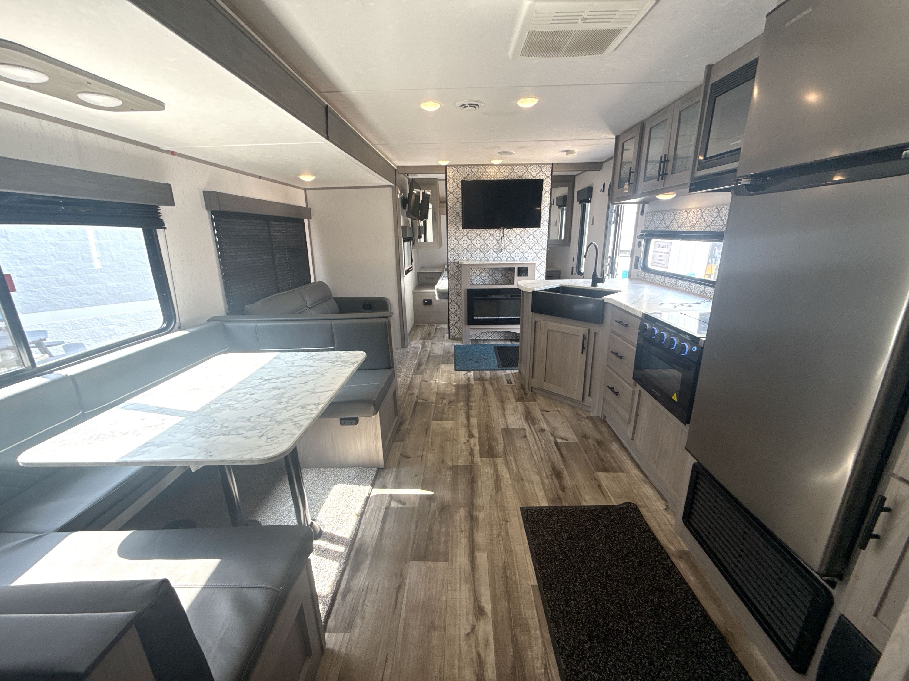 2022 Coleman COLEMAN LANTERN 334BH in wauconda IL