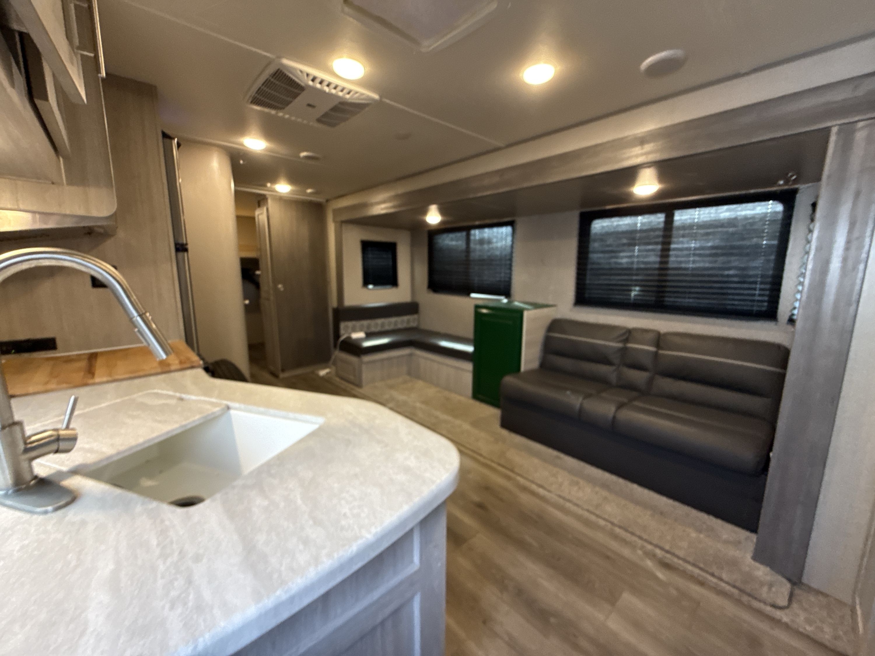 2022 Coachmen CATALINA LEGACY 293QBCK in hugo MN