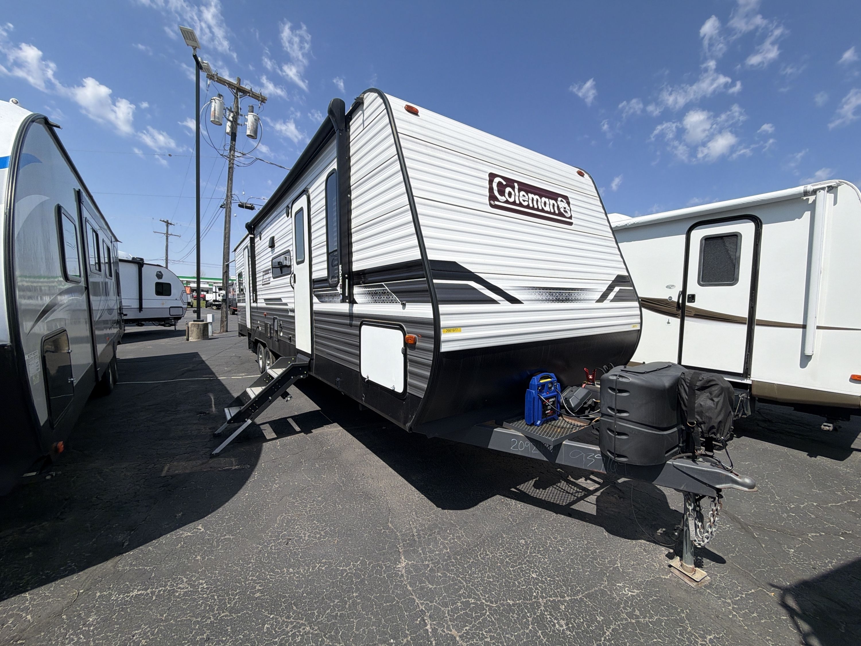 2022 Coleman COLEMAN LANTERN 300TQ in chelsea MI