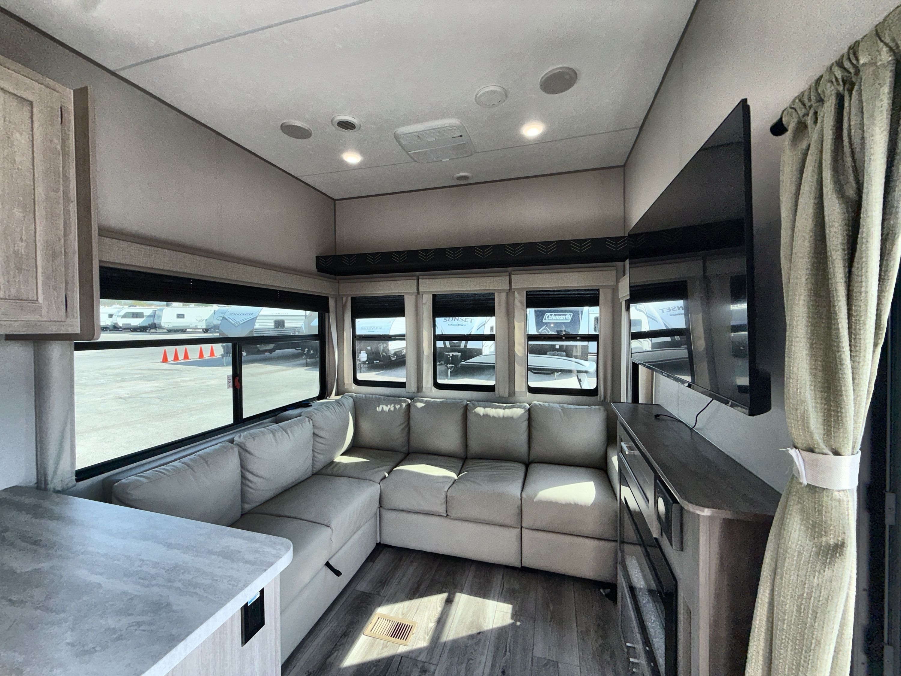 2025 Coachmen CATALINA DESTINATION 39MKTS in tulsa OK