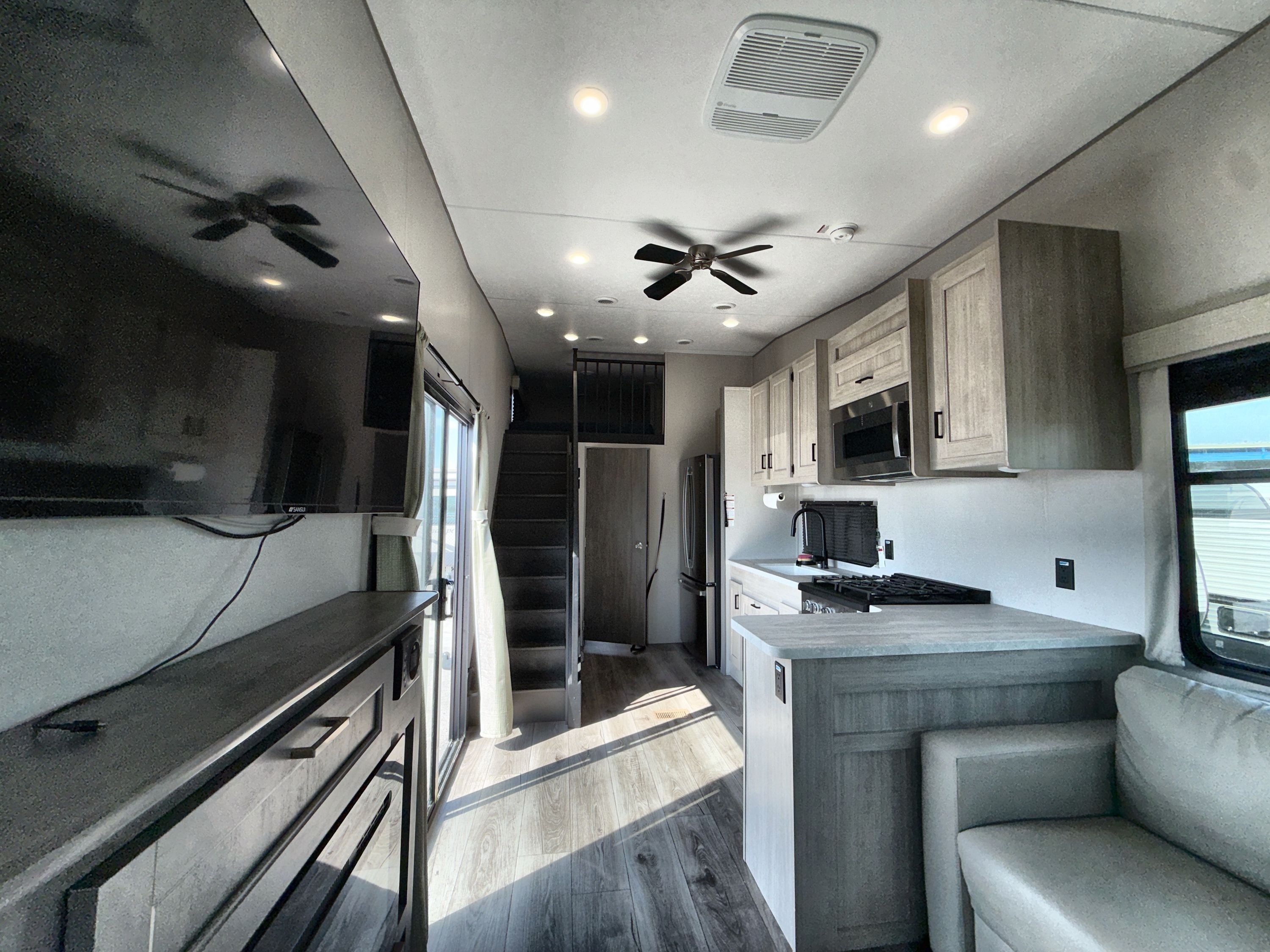 2025 Coachmen CATALINA DESTINATION 39MKTS in tulsa OK