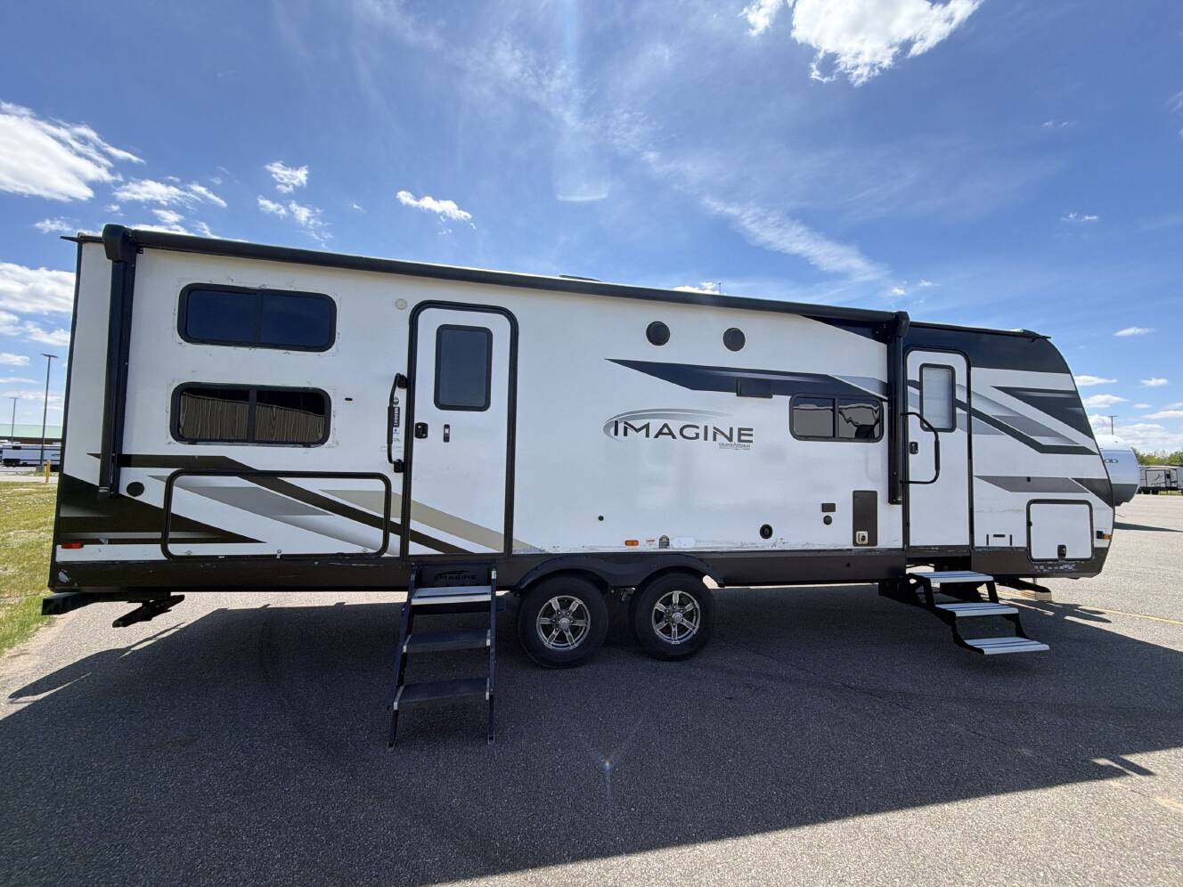 A photo of this 2022 Grand Design IMAGINE 2800BH