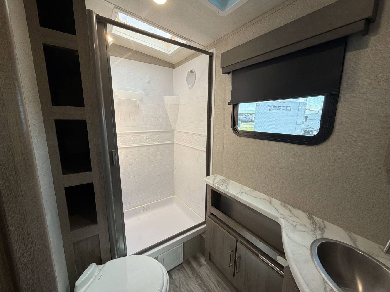 A photo of this 2022 Grand Design IMAGINE 2800BH