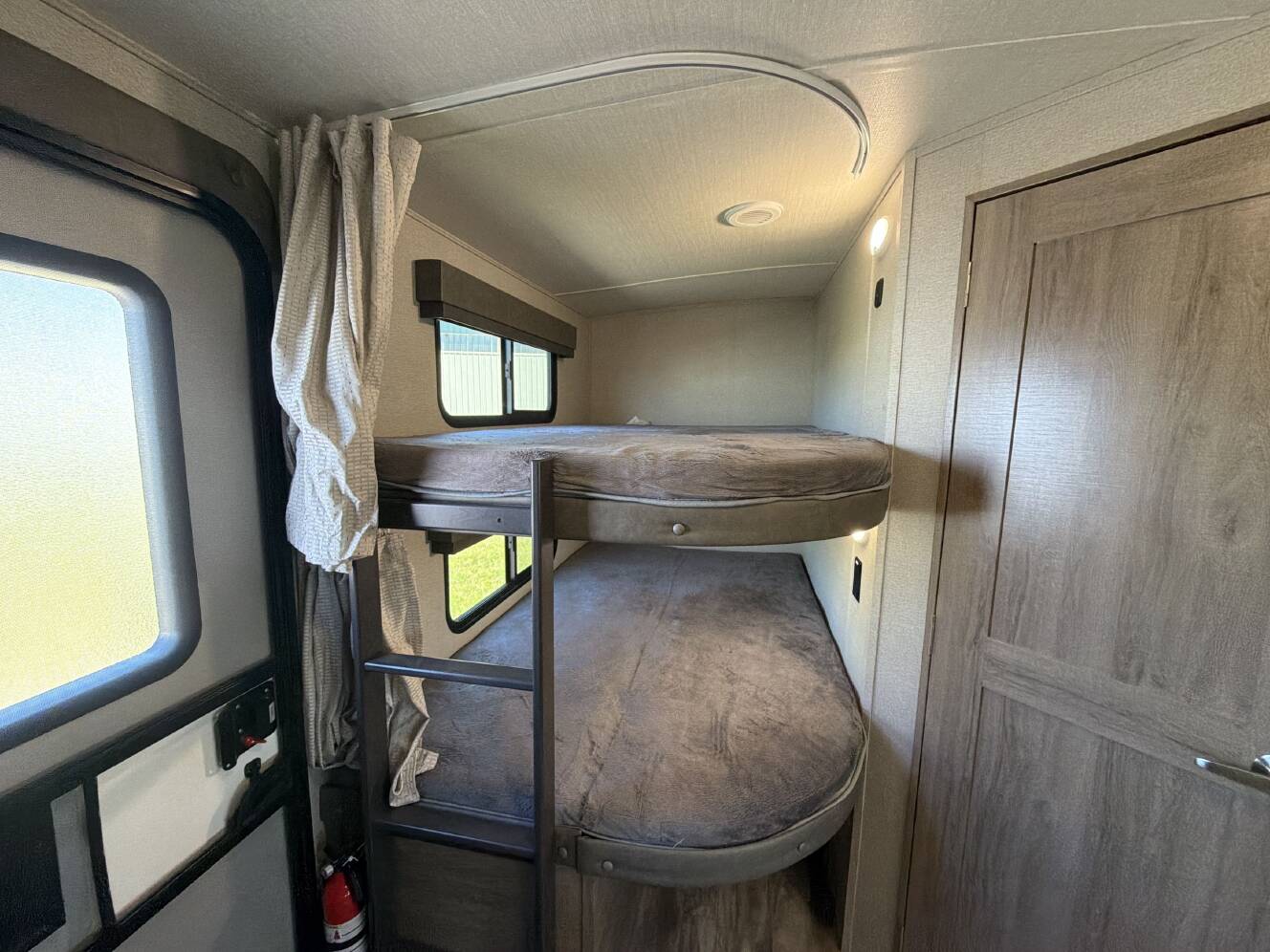 A photo of this 2022 Grand Design IMAGINE 2800BH
