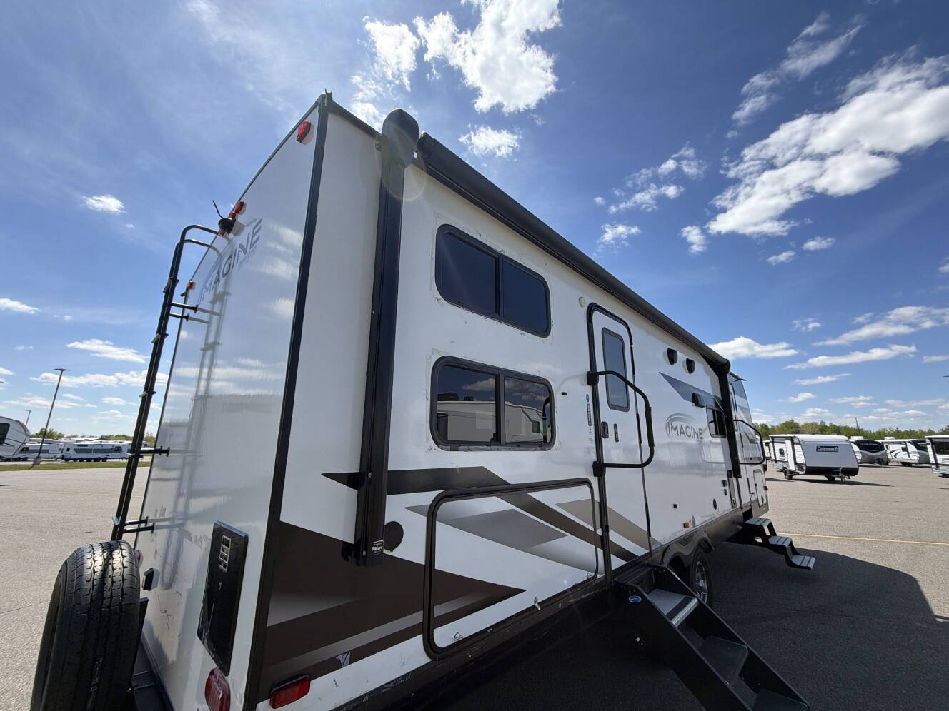 A photo of this 2022 Grand Design IMAGINE 2800BH