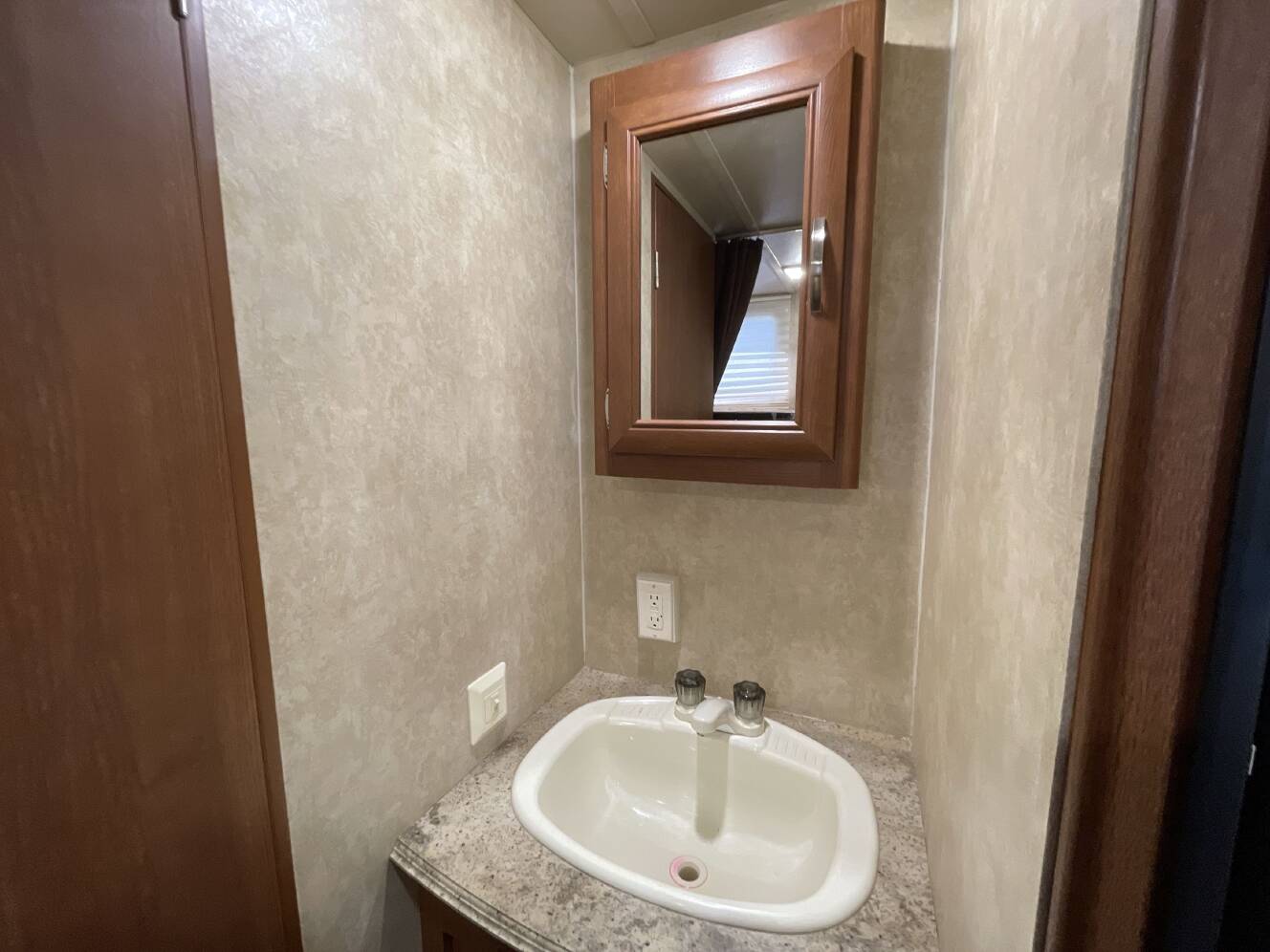 A photo of this 2016 Forest River SALEM CRUISE LITE 261BHXL
