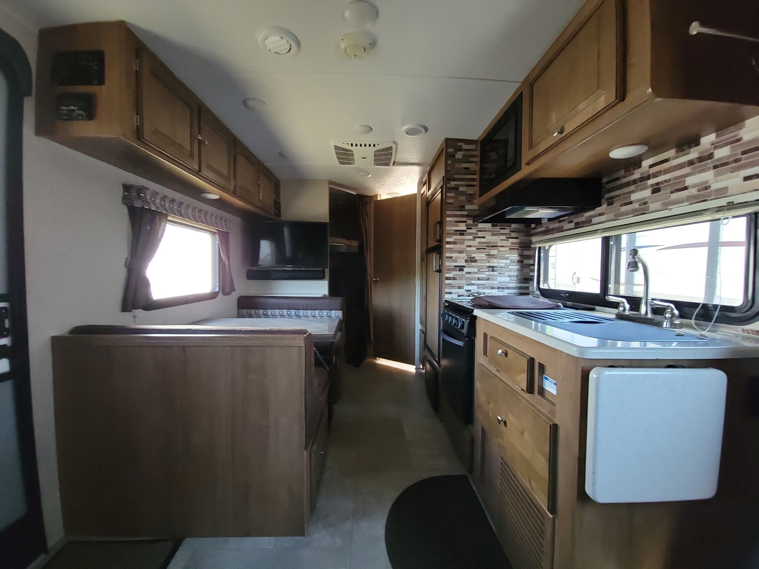 2019 Forest River ROCKWOOD MINI LITE 2508 in west hatfield MA