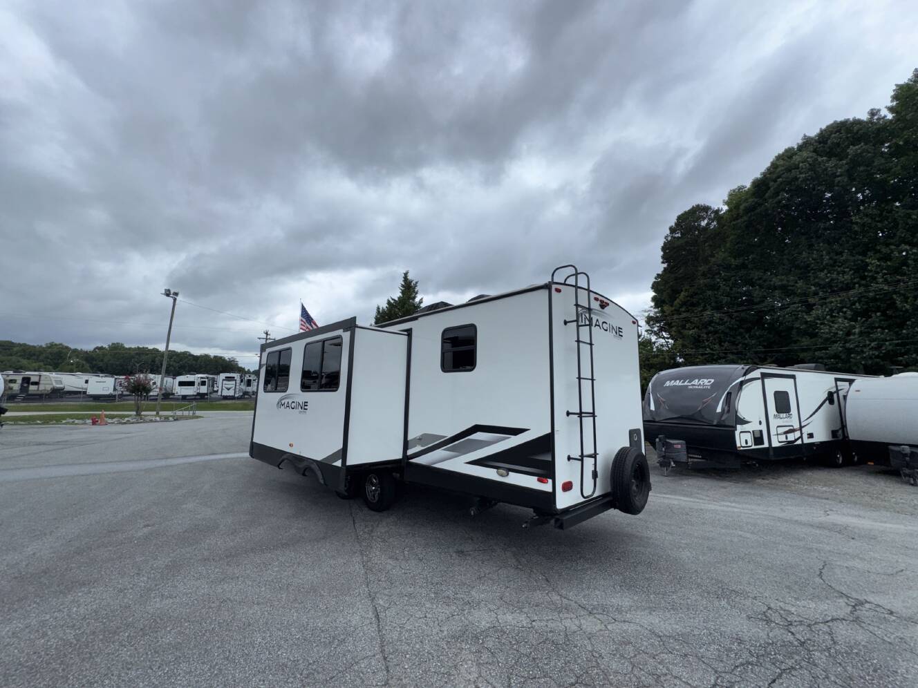 A photo of this 2023 Grand Design IMAGINE 2800BH