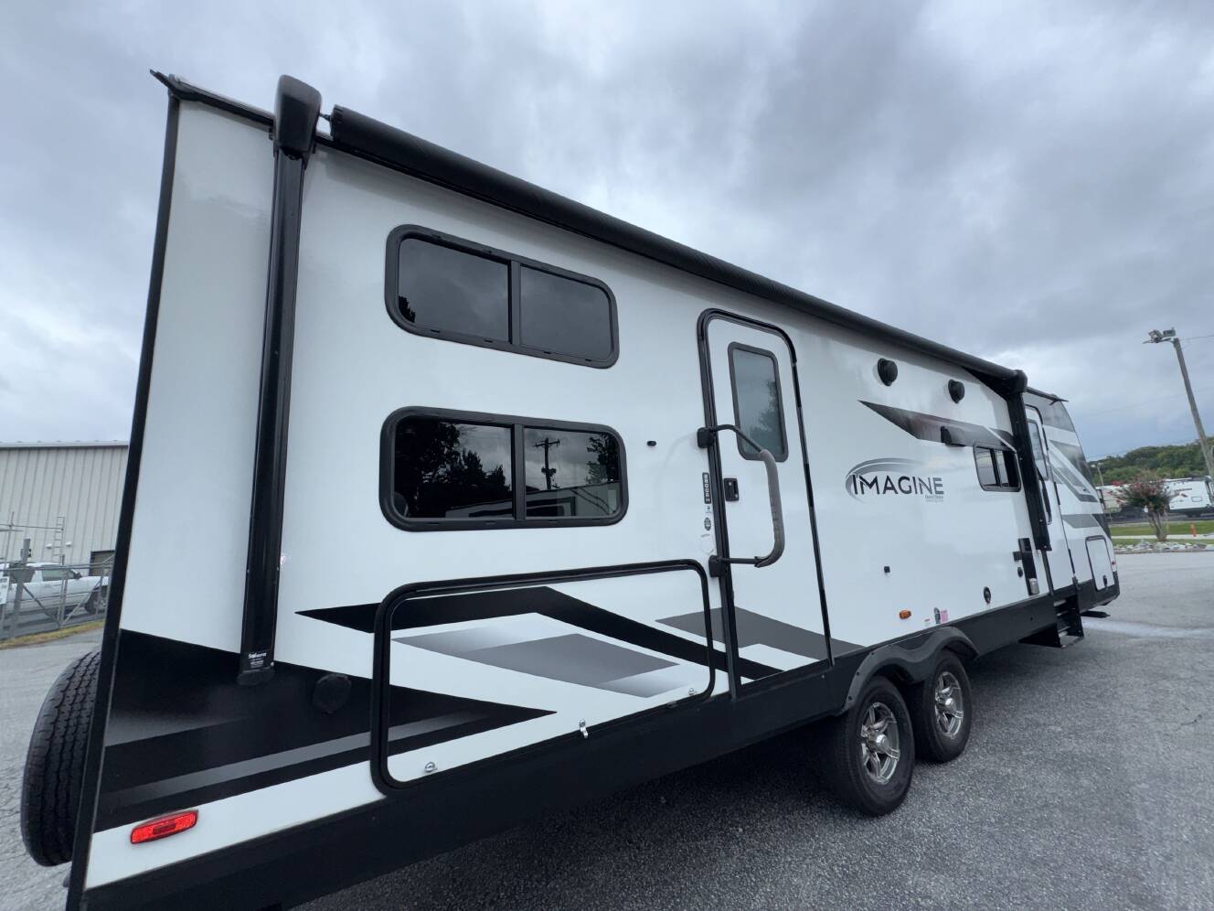 A photo of this 2023 Grand Design IMAGINE 2800BH