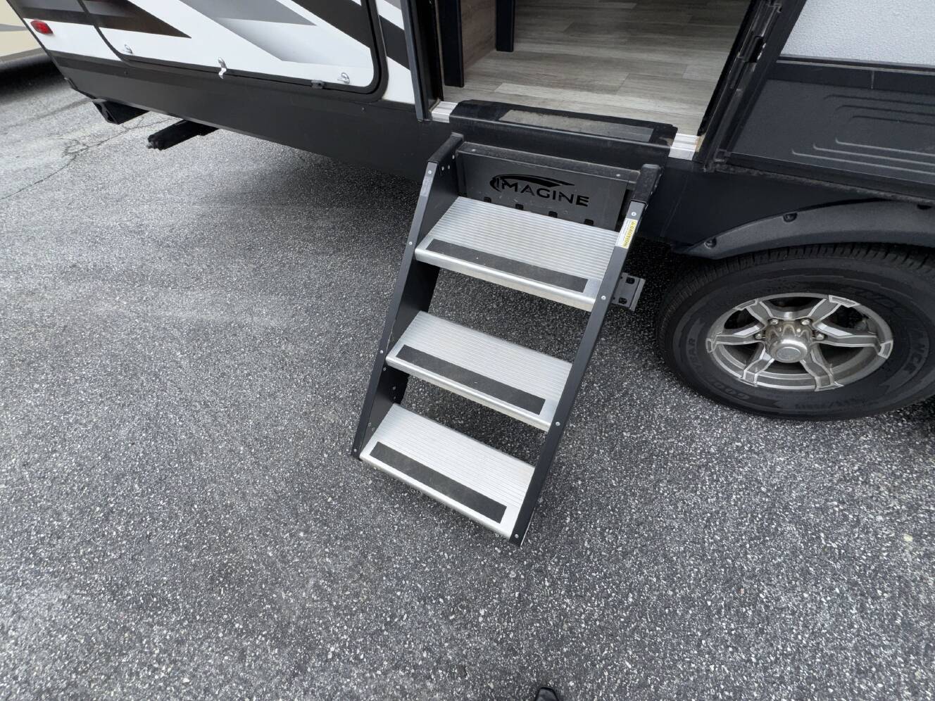 A photo of this 2023 Grand Design IMAGINE 2800BH