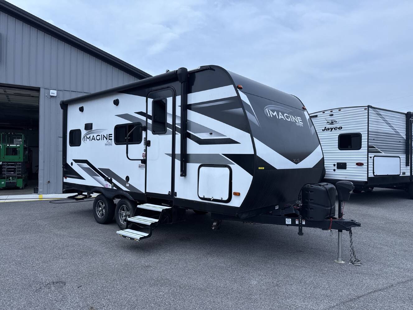 A photo of this 2023 Grand Design IMAGINE 17MKE