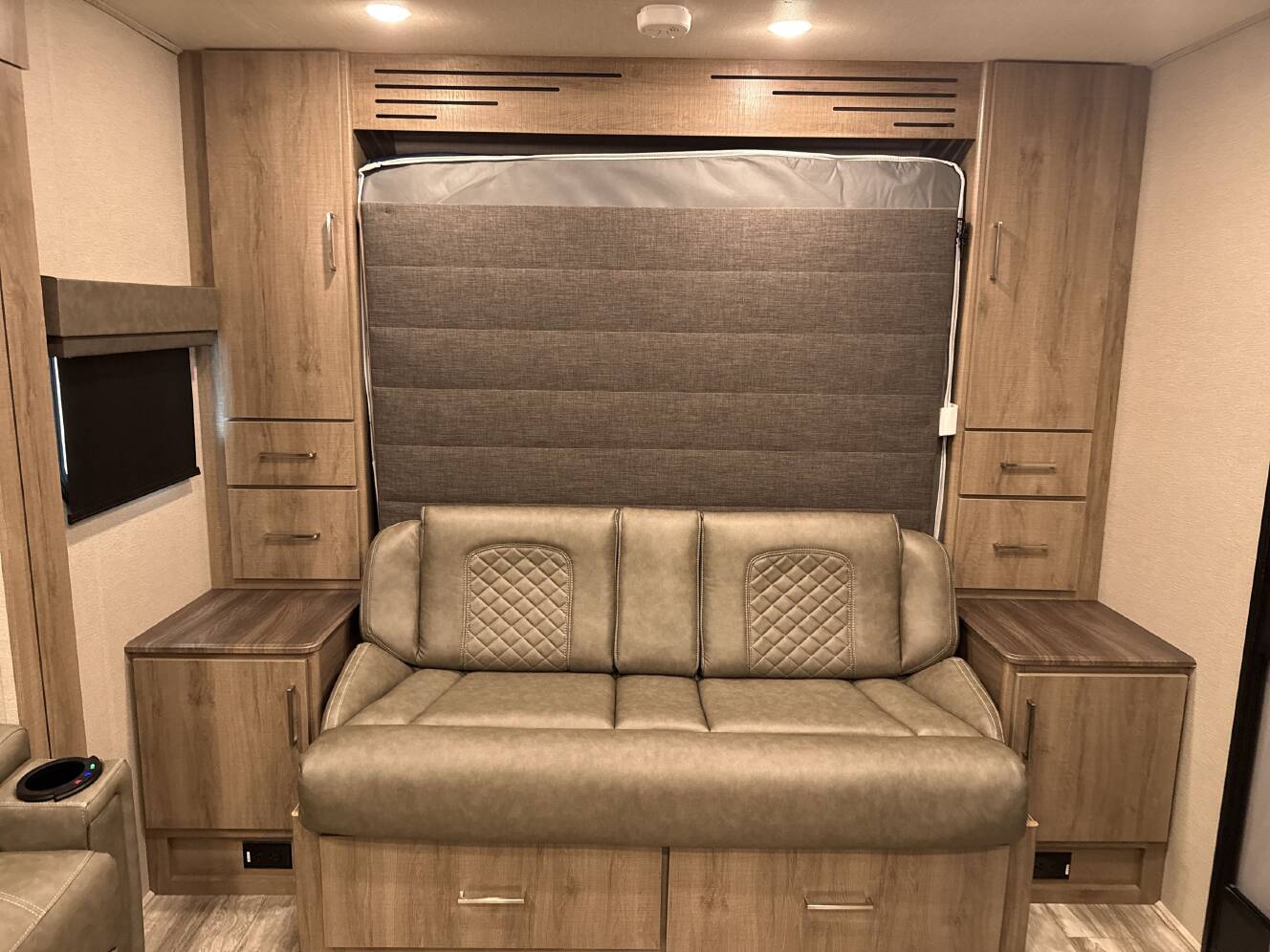 A photo of this 2023 Grand Design IMAGINE 17MKE