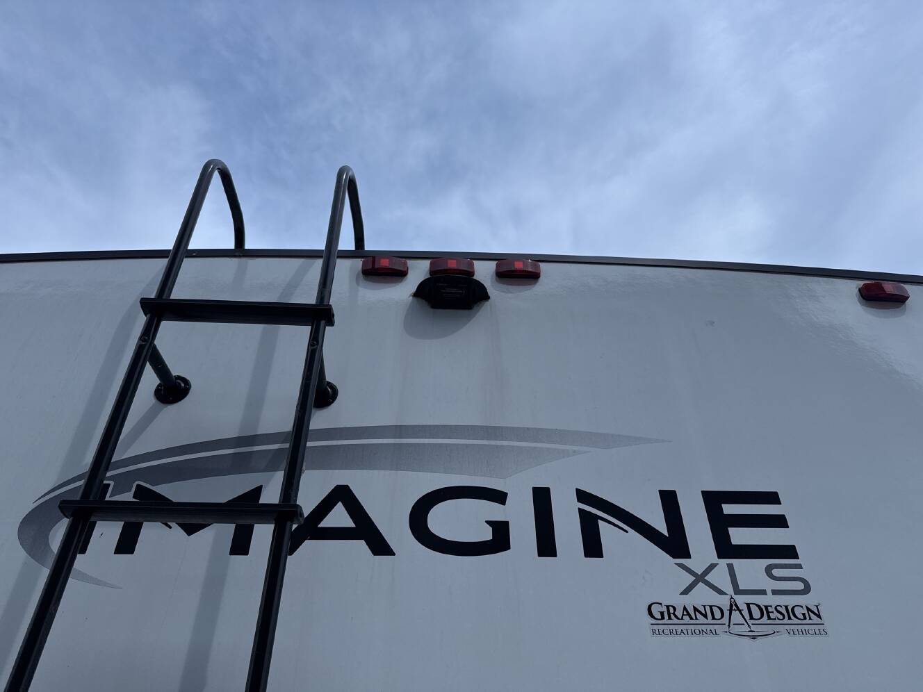 A photo of this 2023 Grand Design IMAGINE 17MKE