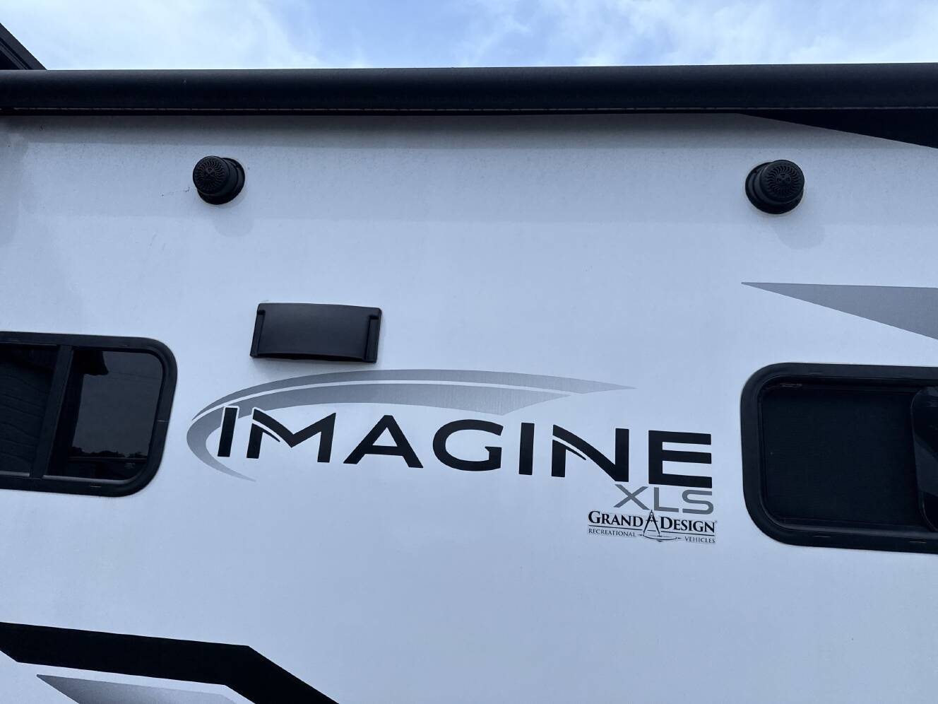 A photo of this 2023 Grand Design IMAGINE 17MKE