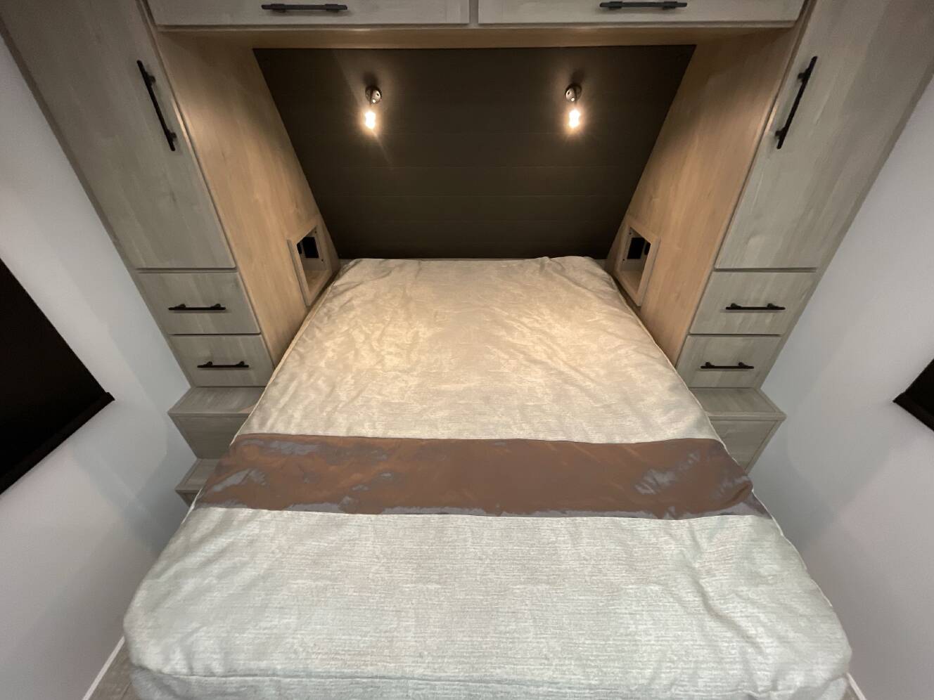 A photo of this 2025 Grand Design IMAGINE 2670MK
