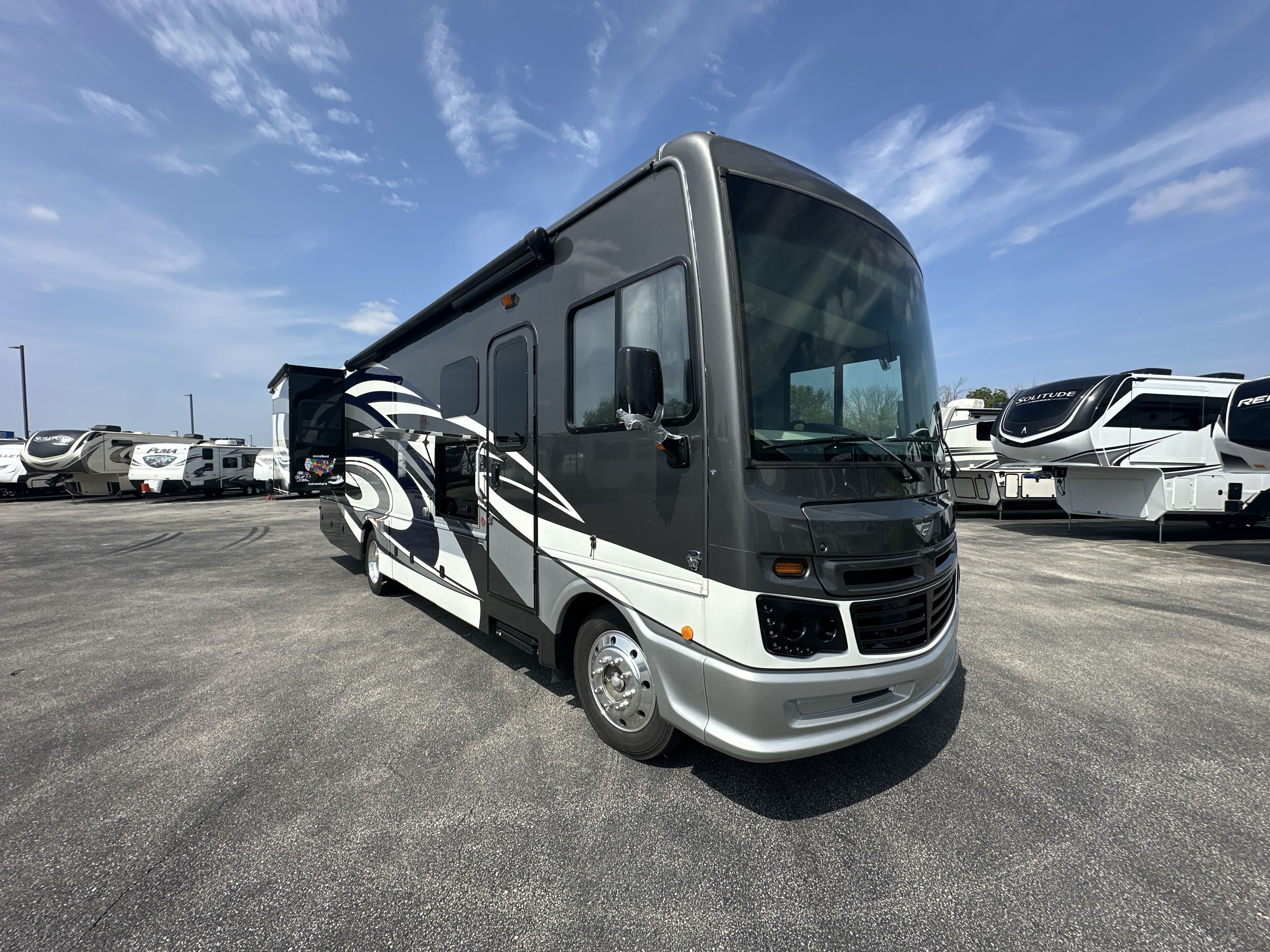 2018 Fleetwood BOUNDER 33C in green bay WI