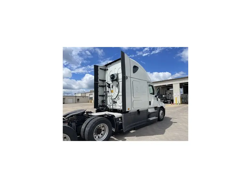 2022 FREIGHTLINER CASCADIA 126