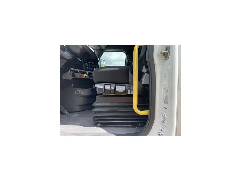 2022 FREIGHTLINER CASCADIA 126