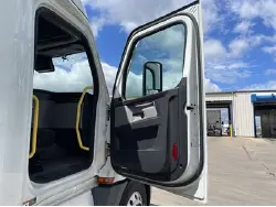2022 FREIGHTLINER CASCADIA 126