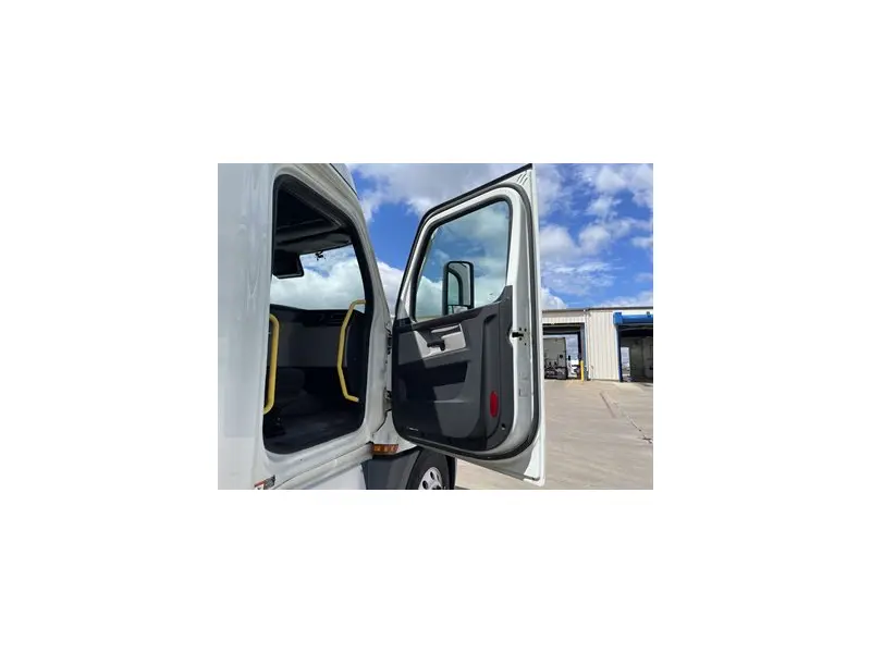 2022 FREIGHTLINER CASCADIA 126