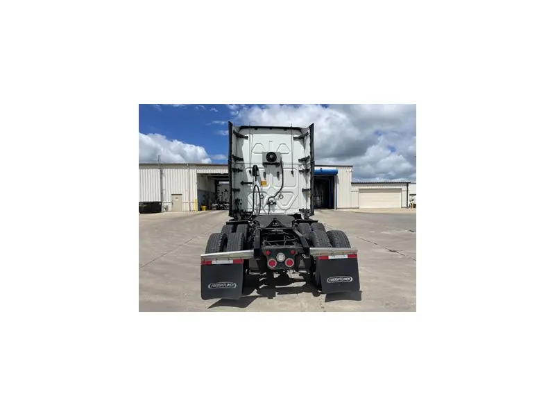 2022 FREIGHTLINER CASCADIA 126