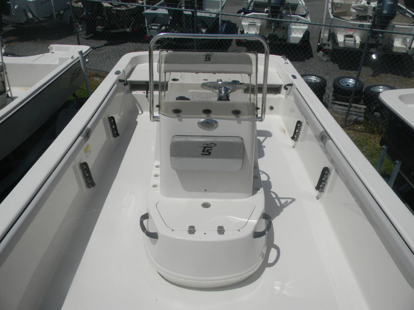 A photo of this 2026 Carolina Skiff 21 LS