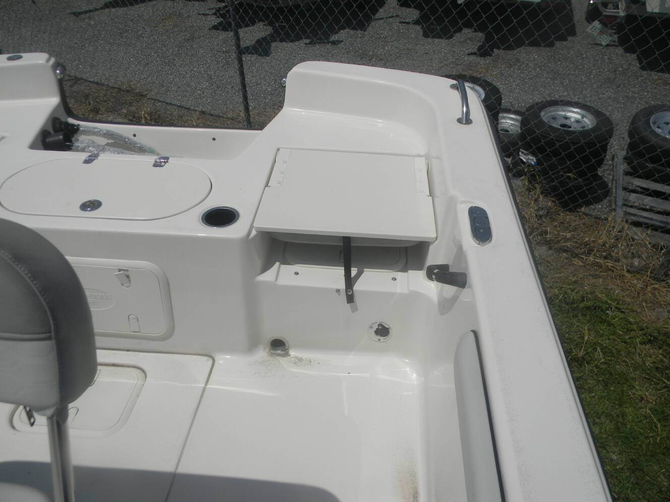 A photo of this 2026 Carolina Skiff 21 LS
