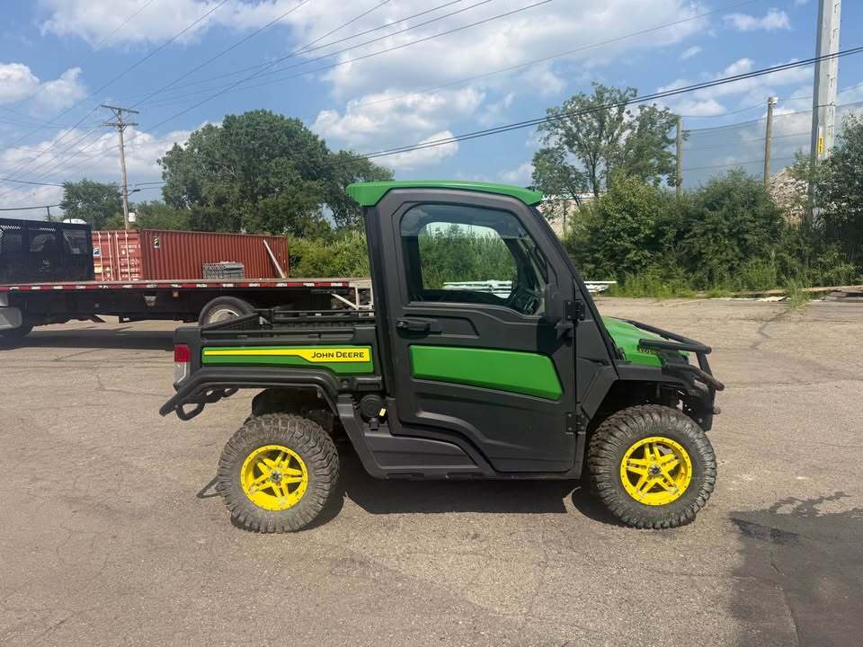 2023 JOHN DEERE Gator XUV835R in Brookings, SD