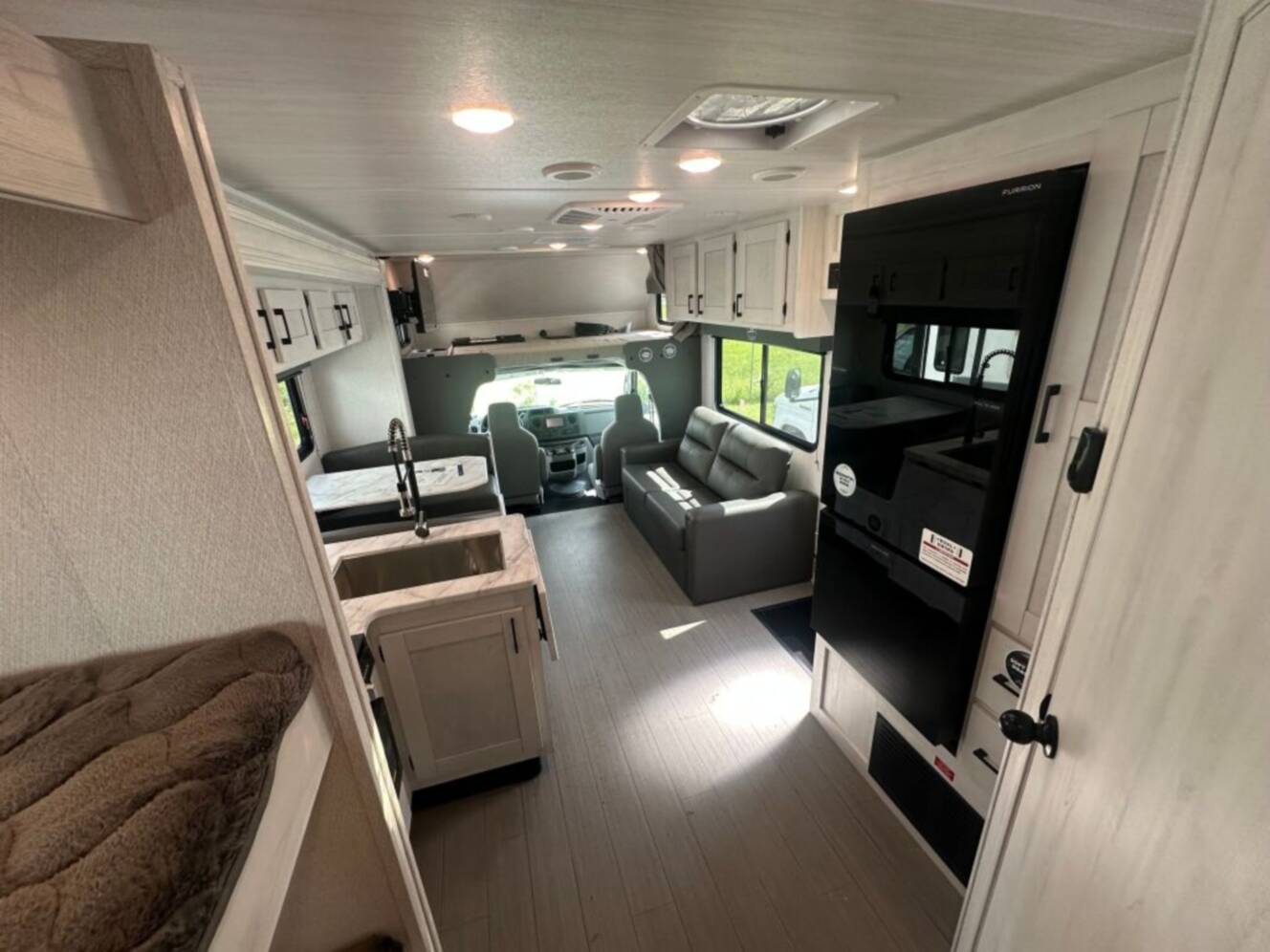 A photo of this 2026 East To West Entrada 3100FB